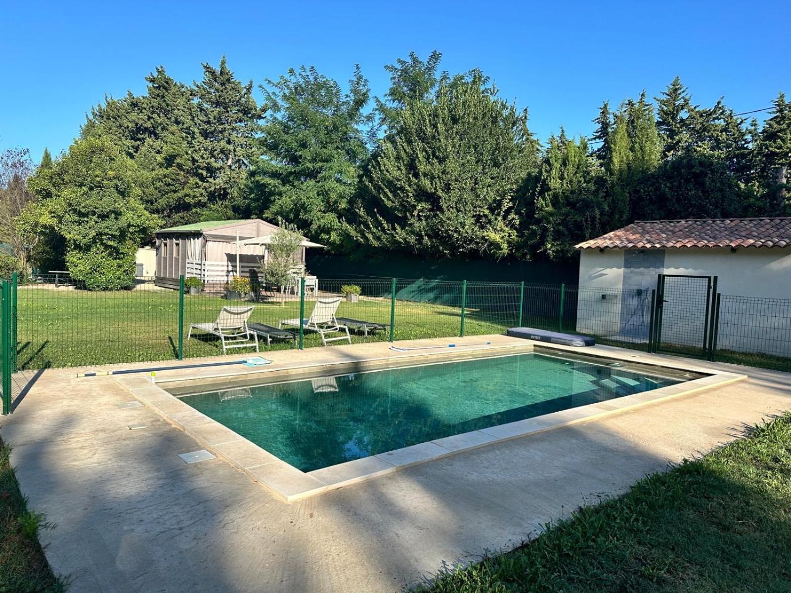 Avignon, Joli Chalet En Campagne Tres Proche De La Ville Ngoại thất bức ảnh
